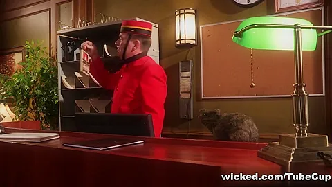Hotel No Tell, Scene 3
