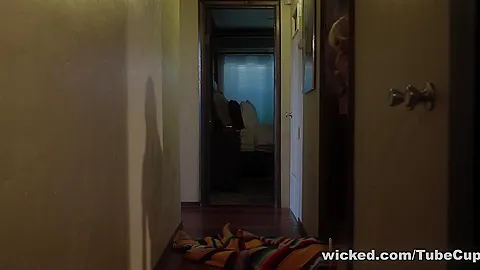 Crime of Passion, Scene 5