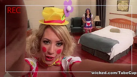 Caught, Scene 3