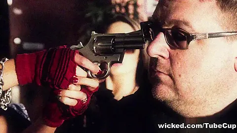 Bikini Outlaws, Scene 1
