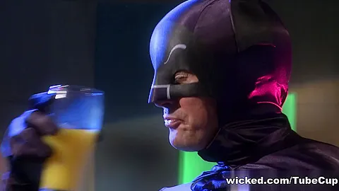 Batman XXX - A Porn Parody, Scene 2