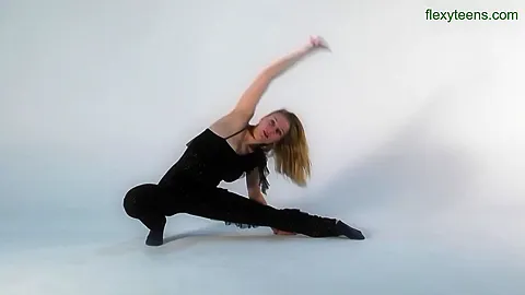 Belaya Softcore Gymnastics And Splits With Sofy A