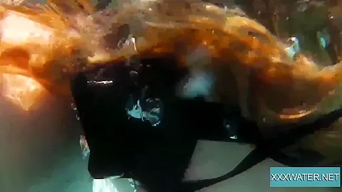 Jason Deepthroats Marcie Underwater
