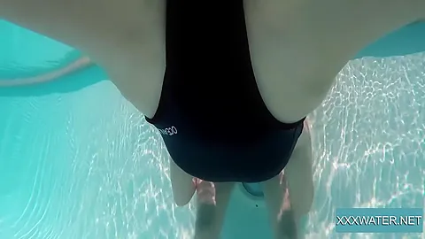 Jason Deepthroats Marcie Underwater