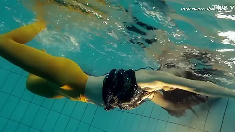 Nina Markova Sexy Underwater Babe