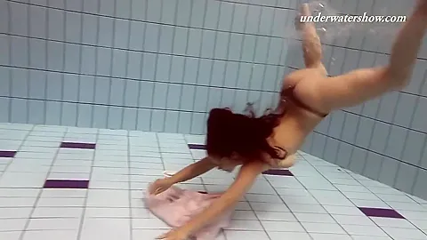 Paulinka Underwater Stripping Babe