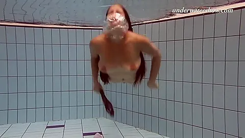 Paulinka Underwater Stripping Babe