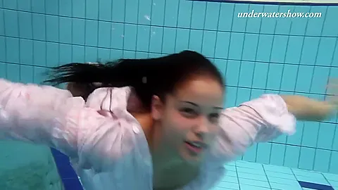 Paulinka Underwater Stripping Babe