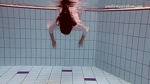 Paulinka Underwater Stripping Babe