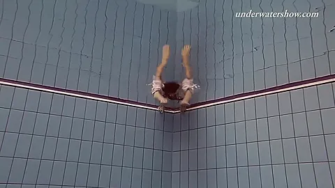 Paulinka Underwater Stripping Babe