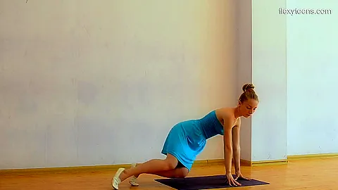 Spreading Legs And Pussy As Sexy Gymnast