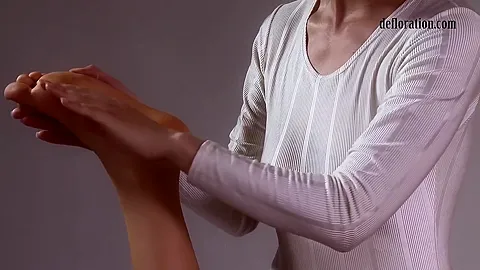 Jankovska Gets Her Feet And Ass Massaged With Oiled Massage