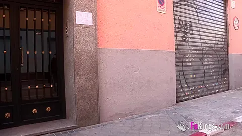 Is it here where they give a free pussy? I want in!