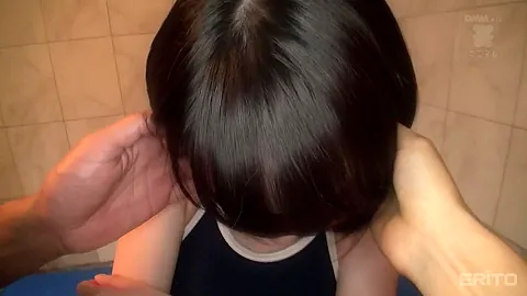Rin in Petite Cutie s'amuse avec un groupe de gars - JapansTiniest