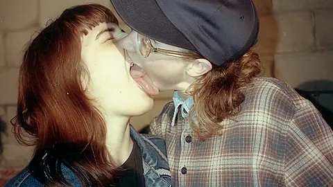 Slideshow of Amateur Couples Deep Tongue Kissing