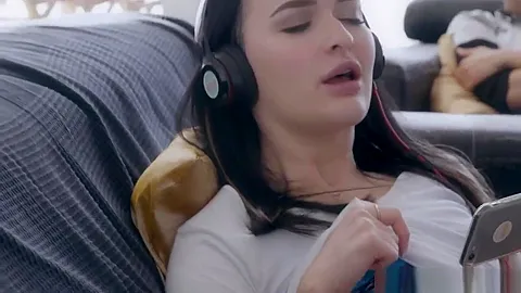 Alberto rammed his hottie stepsis Sashas dripping cunt