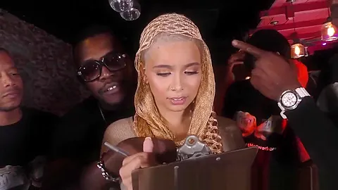 Hijab Babe Gets BBC Cum Bukkaked