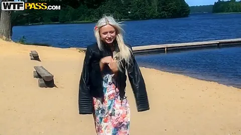 Fellows trying to seduce cute girls to screw