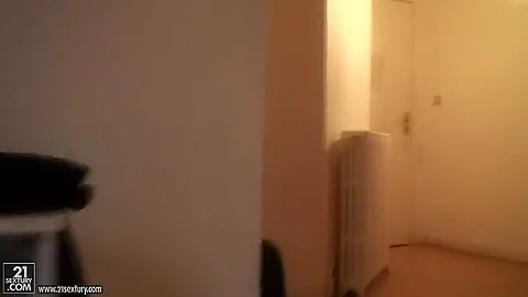 Cameron, Nesty and Sophie have fun in a hotel room