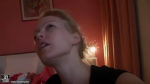 Cameron, Nesty and Sophie have fun in a hotel room