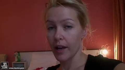Cameron, Nesty and Sophie have fun in a hotel room