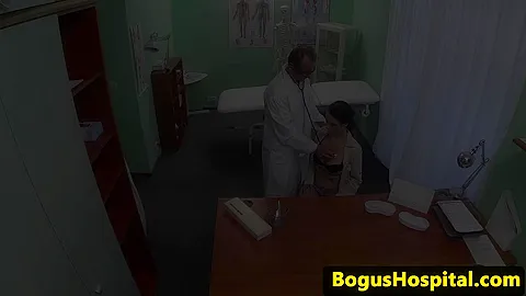 bigtits european patient fingerfucked during exam