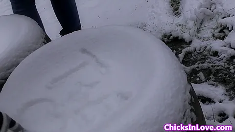 Beautiful euro lezbo muffdiving gfs wet box