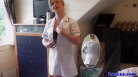 Classy mature brit pussyrubbing stockings gal