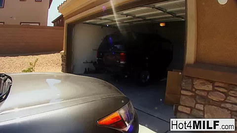 Milf Mellanie Receives A Hardcore Interracial Fuck - Hot4MILF