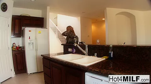 Milf Mellanie Receives A Hardcore Interracial Fuck - Hot4MILF