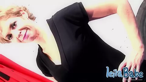 Leila shows off her hot body