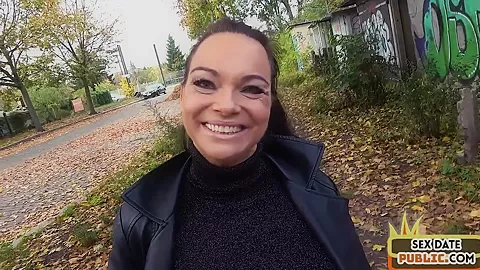 Public bigass and bigboobs MILF fucked outdoor by sex date