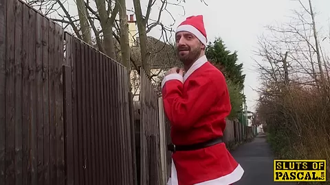 British plumper squirting for santa