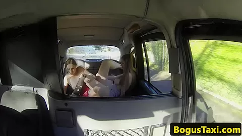 Pussyloving sweeties scissoring in back of taxi