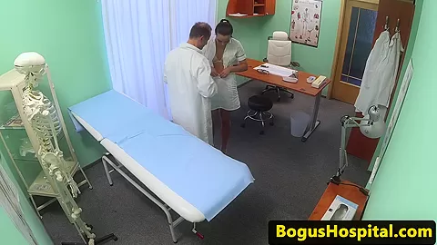 Fake doctor pussylicks nurse on exam table