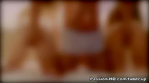 Gia Winters & Cynthia Thomas inPussies In A Blanket - PassionHD Video