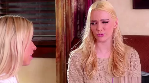 Khloe Wants To Taste Her Stepsis Pussy