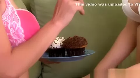 Ginger lesbian opens her legs for a good feasting