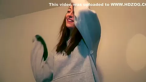 A Camgirl Fucks With A Fan 7 Min