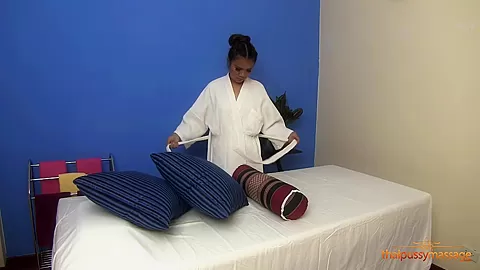 Masseuse fingers and fucks sexy Thai girl on the table