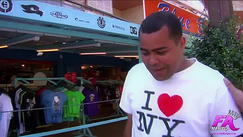 We let a street vendor bust a Spanish ass