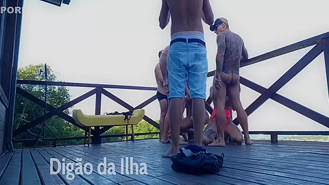 Suruba Ao Na Sacada E 6 Min With Gostosa Demais