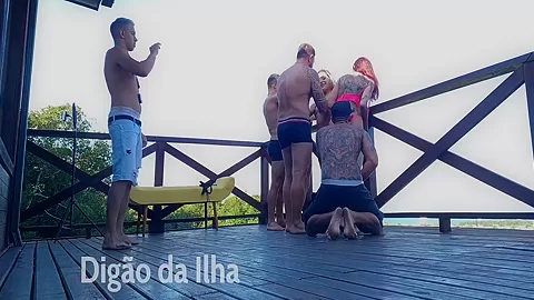 Suruba Ao Na Sacada E 6 Min With Gostosa Demais