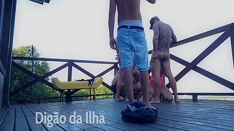 Suruba Ao Na Sacada E 6 Min With Gostosa Demais