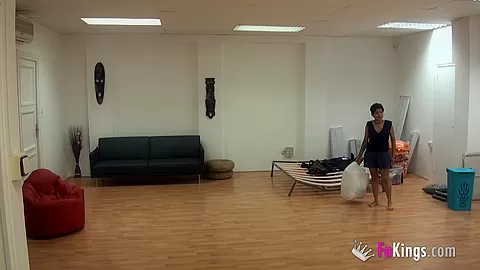 Cleaning lady cannot re###t big Fabio's cock