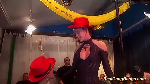swinger groupsex party orgy