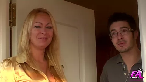 Tamara teaches anal to 20 years old