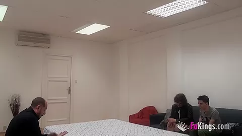 Her husband cheats on her, so she fucks Jordi in