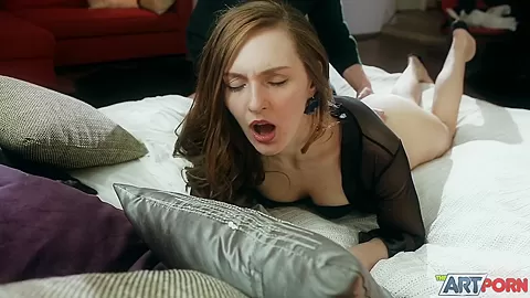 Ariadna in "Make me scream" clip