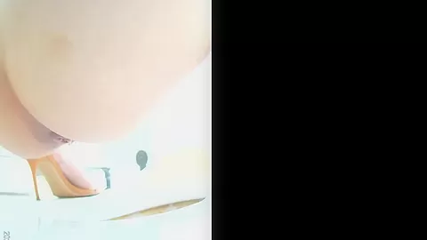 chinese girls go to toilet.321